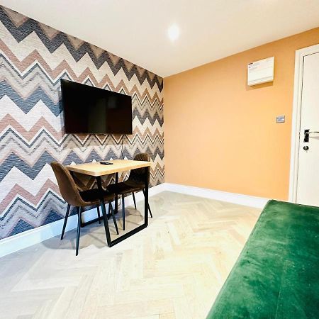 Flash Sale Brighton Train Station 1 Bedroom Flat Bn137Che03 Kültér fotó